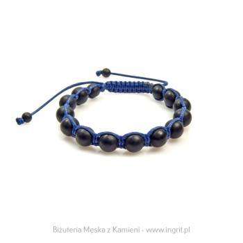 Bransoletka zawierająca niebieski akcent z niebieskiego sznurka jubilerskiego